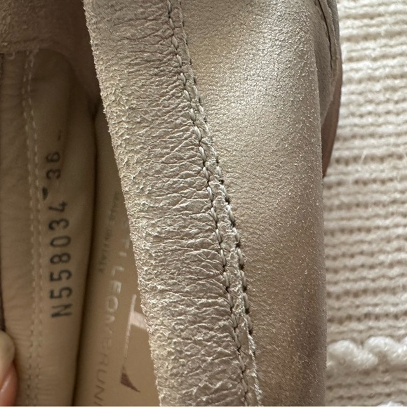 AGL Attilio Giusti Leombruni Brigita Tan Flats
Nude Leather Patent Size 6.5 - Picture 15 of 16